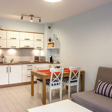 Apartament Kapitanski Bursztynowe Komnaty Darlowko Buitenkant foto