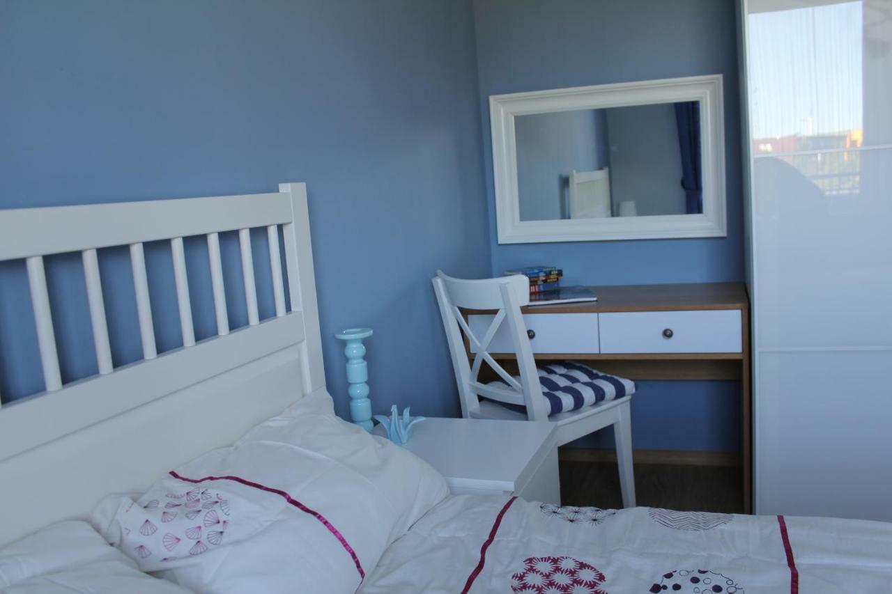 Apartament Kapitanski Bursztynowe Komnaty Darlowko Buitenkant foto