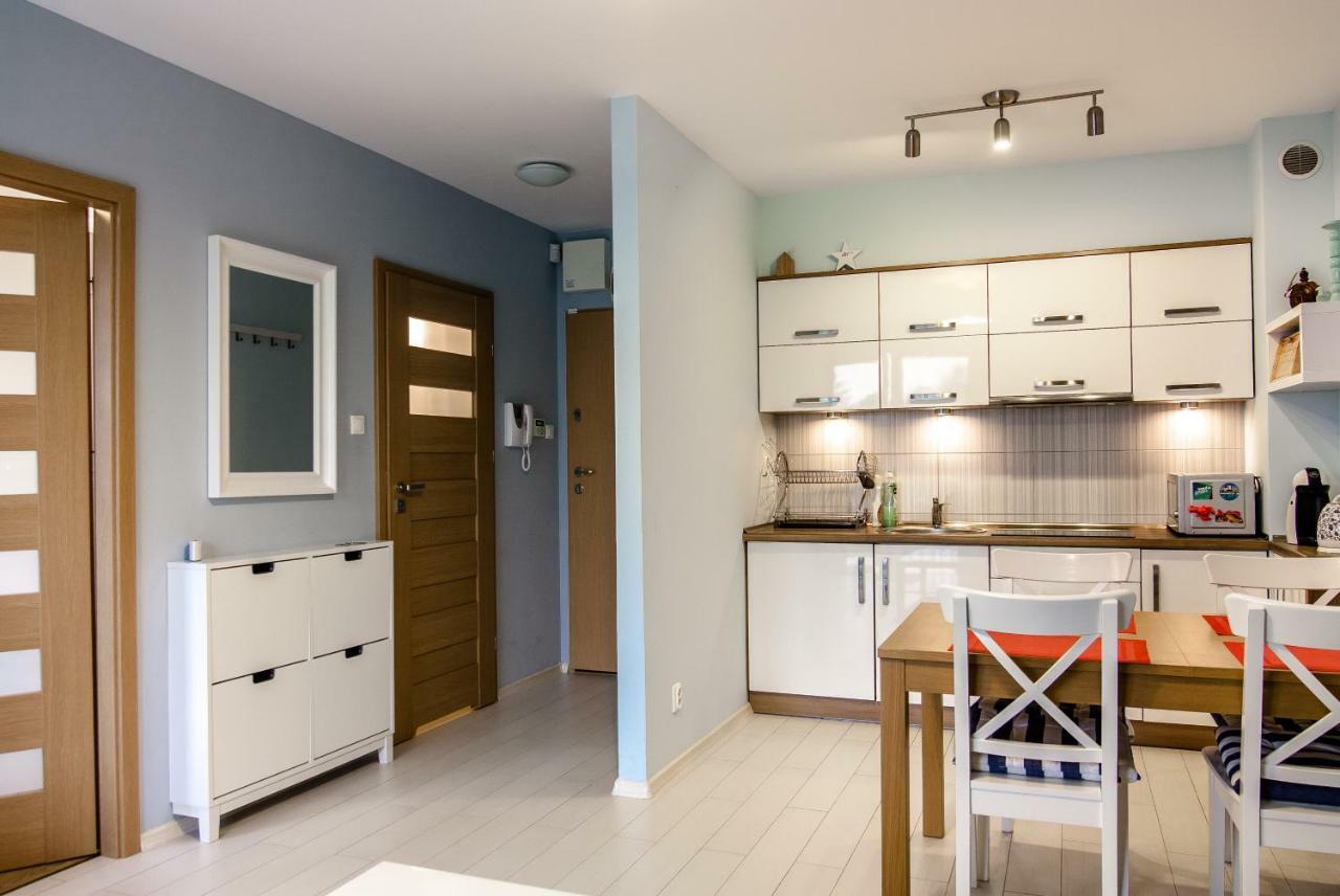 Apartament Kapitanski Bursztynowe Komnaty Darlowko Buitenkant foto